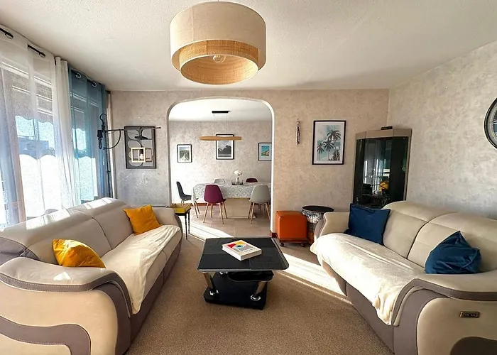 Grand Baigne De Soleil Avec Parking *