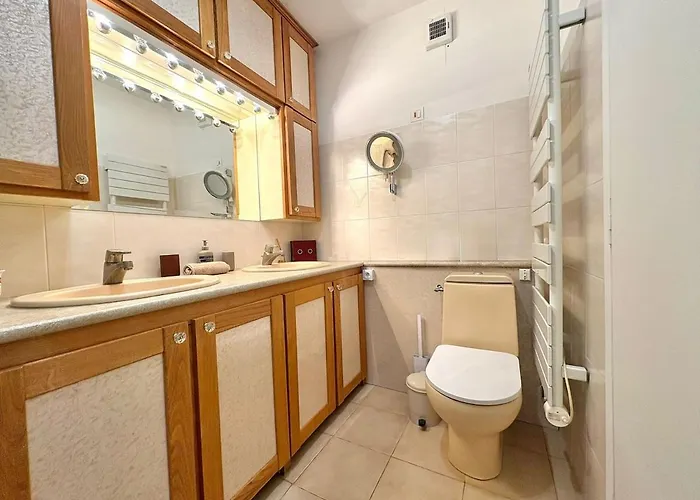 Grand Baigne De Soleil Avec Parking *