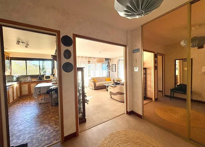 Grand Baigne De Soleil Avec Parking *