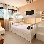 Grand Baigne De Soleil Avec Parking