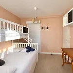 Grand Baigne De Soleil Avec Parking