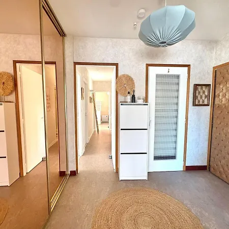 Grand Baigne De Soleil Avec Parking アパート *